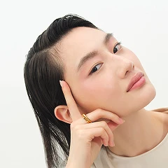 素肌美際立つ「スキンケアフェイスカラー」
