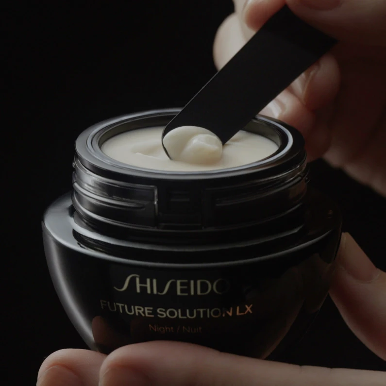 季節のお手入れ「秋分」フューチャーソリューションLX | SHISEIDO | 資生堂