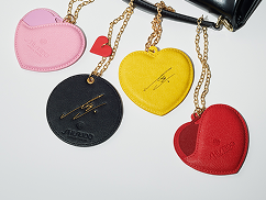 リサとSHISEIDO（資生堂）がコラボレーションした特製ミラー