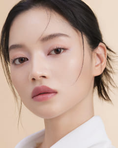 エッセンス スキンスムース ファンデーションのモデル画像