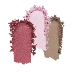 素肌からにじむ、つや、血色、立体感